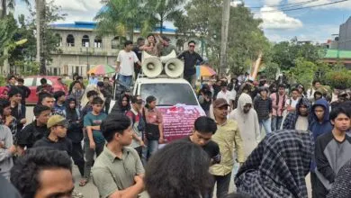 Sejumlah Massa Geruduk Kejati Sultra, Tuding Lambat Tangani Kasus Korupsi dan TPPU Komisaris PT LAM