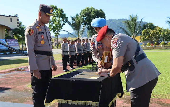 Kapolres Lantik Kasat Reskrim dan Kasiwas Polres Kolaka Utara