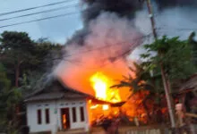 Rumah Seorang Lansia di Muna Barat Terbakar