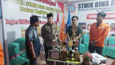 Kunjungi Stand STMIK Bina Bangsa Kendari, Gubernur Sultra Bakal Beri Beasiswa
