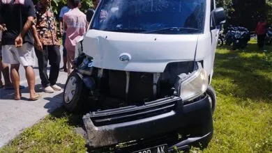 Mobil Bak Terbuka Berpenumpang 15 Orang Terlibat Tabrakan di Tanjakan Warangga Muna