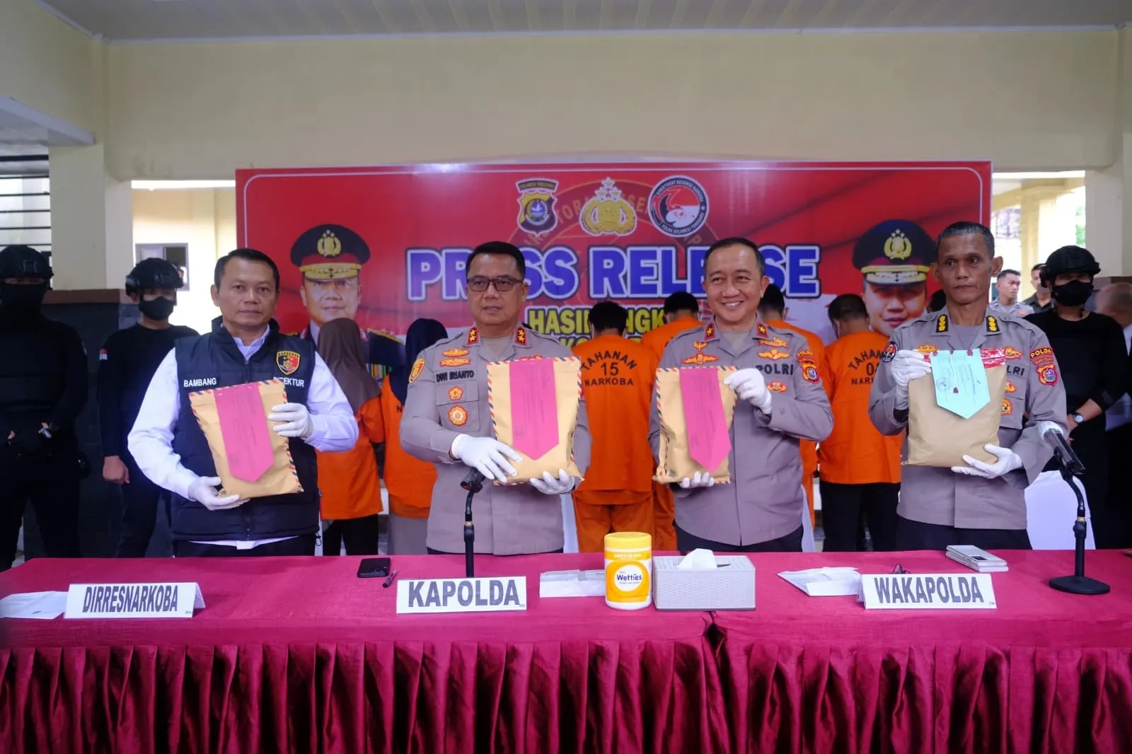 Ungkap Dua Kasus Lintas Provinsi, Polda Sultra Musnahkan 11,3 Kilogram Sabu-Sabu