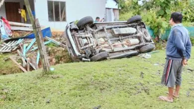 Mobil Dinas Bappeda Muna Barat Terguling di Jalan Poros Kontunaga Muna