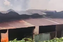 Rumah di Kendari Terbakar, Tim Pemadam Kebakaran Turunkan Dua Unit Mobil Pemadam