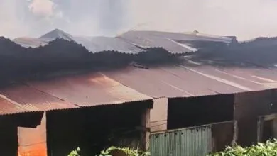Rumah di Kendari Terbakar, Tim Pemadam Kebakaran Turunkan Dua Unit Mobil Pemadam