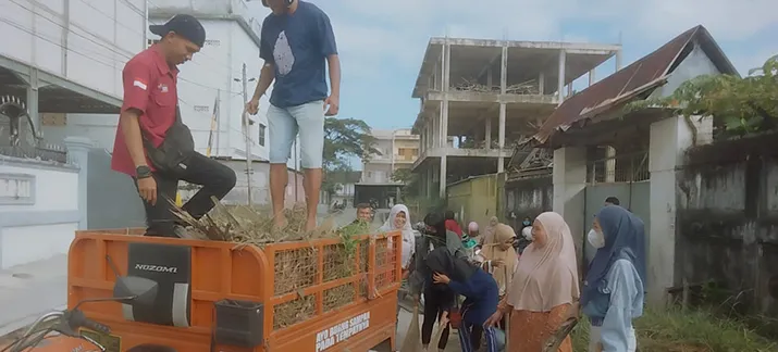 Wujudkan Kendari Bersih, Lurah Korumba Ajak Warga Kerja Bakti