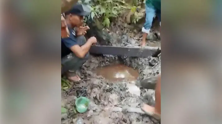 Warga Moolo Muna Temukan Kembali Sumur Minyak yang Sudah 40 Tahun Terlupakan