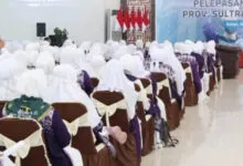 Gubernur Sultra Beri Bantuan Uang Saku Rp1 Juta kepada 2.018 Calon Jemaah Haji Sultra