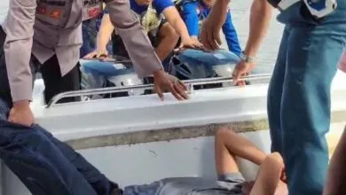 Nelayan Selamatkan Seorang Pria yang Mencoba Bunuh Diri di Jembatan Teluk Kendari
