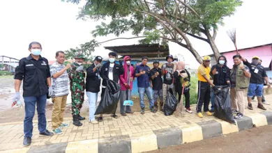 PT Antam Dukung Kegiatan Bersih-Bersih Pantai dan Pasar