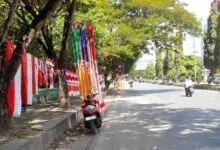 Jelang HUT RI, Penjual Bendera Merah Putih Mulai Marak di Kendari