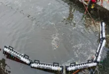 Pasang Trash Barrier Sungai Pasar Lakessi, Pertamina Sulawesi Wujudkan Komitmen Jaga Lingkungan