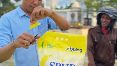Bulog Bombana Sediakan Stok Beras SPHP untuk Masyarakat dalam Gerakan Pangan Murah