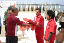 Pertamina Sulawesi Bentangkan Bendera Merah Putih Terbesar di Bawah Laut Wakatobi