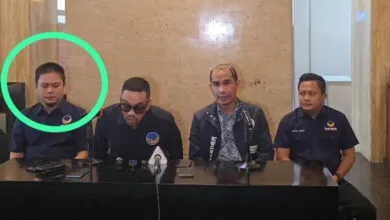 Gelar Jumpa Pers, Bupati Kolaka Timur Bantah Di-OTT KPK