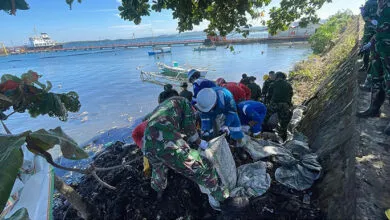 Pertamina dan Ratusan Relawan Bersih-bersih Pantai di Parapare, 8 Ton Sampah Berhasil Diangkut