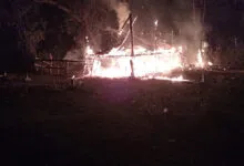 Rumah Panggung Milik Warga di Muna Barat Dilalap Si Jago Merah