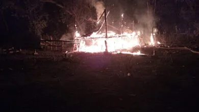 Rumah Panggung Milik Warga di Muna Barat Dilalap Si Jago Merah