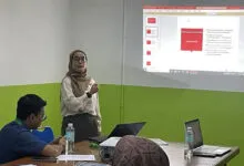 Dosen UHO Sabet Predikat Presenter Terbaik di Ajang Internasional Aceh