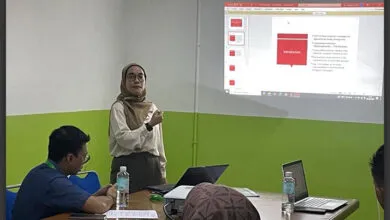 Dosen UHO Sabet Predikat Presenter Terbaik di Ajang Internasional Aceh