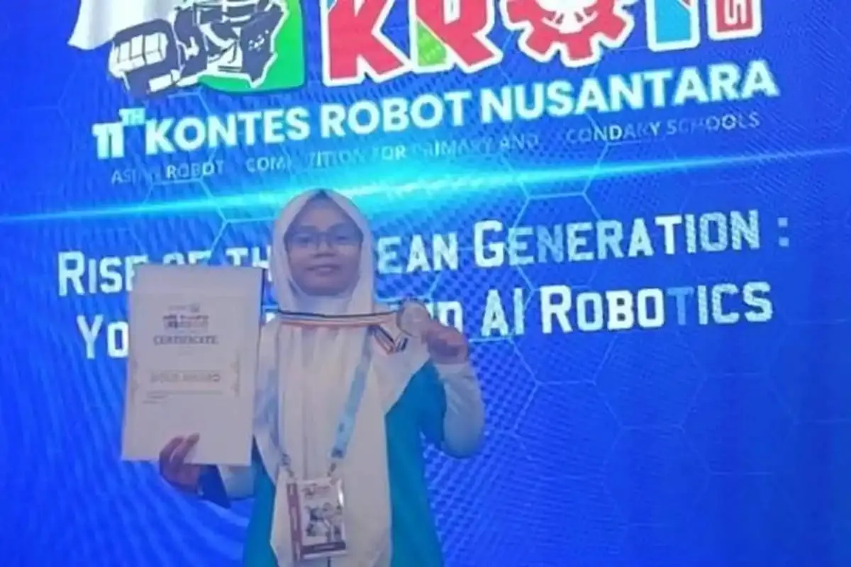 Alyah Qanita, Siswi MAN 1 Kendari yang Raih Medali Emas di Kontes Robot Nusantara Tingkat Asean