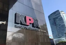 Bupati Busel Diadukan ke KPK Soal Dugaan Permainan Tender