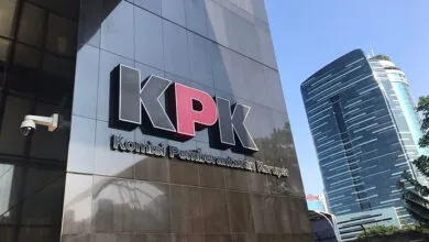 Bupati Busel Diadukan ke KPK Soal Dugaan Permainan Tender