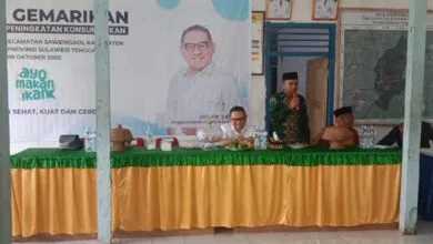 Cegah Stunting, Anggota DPR RI Jaelani Ajak Masyarakat Muna Barat Gemar Makan Ikan