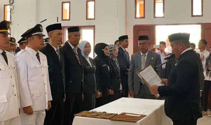205 Pejabat Eselon III dan IV Muna Barat Dilantik