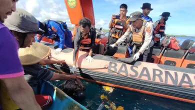 Satu Korban Tabrakan Kapal Tongkang Ditemukan Meninggal Dunia