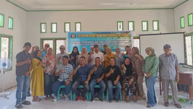 Dosen FEB UHO Gelar Pelatihan Manajemen Usaha Bagi Pelaku UMKM di Desa Rapambinopaka