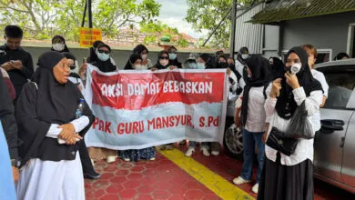 Jelang Pembacaan Putusan, Guru dan Orang Tua Murid Minta Guru Mansur Dibebaskan
