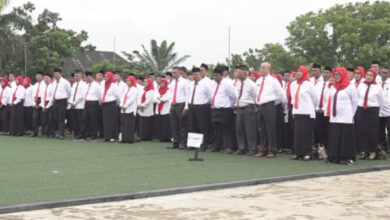 Wali Kota Kendari Kukuhkan Ratusan RT/RW, Minta Lebih Peka pada Warga