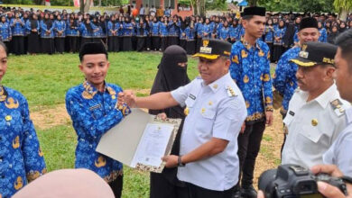 Lantik 2.403 PPPK Paruh Waktu, Bupati Muna Barat Upayakan Mereka Jadi Pegawai Penuh Waktu