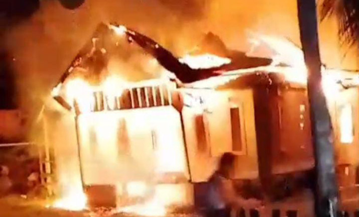 Diduga Korsleting Listrik, Satu Rumah Milik Petani di Muna Barat Ludes Terbakar