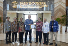 Bank Indonesia Sulawesi Tenggara Terima Penghargaan "Mitra Genting"