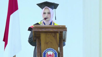 767 Lulusan UHO Diwisuda, Eki Rahmawati Raih Predikat Lulusan Terbaik Universitas