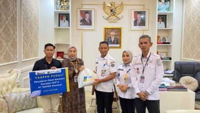 Taspen Kendari Salurkan 100 Paket Sembako untuk ASN Golongan I dan II