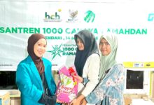 Pesantren 1000 Cahaya Ramadan BCB ISTEK 'Aisyiyah berbagi di Panti Asuhan