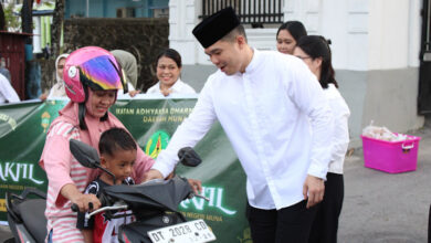 Pererat Ukhuwah di Bulan Suci Ramadan, Kejari Muna Bagikan 200 Takjil Gratis