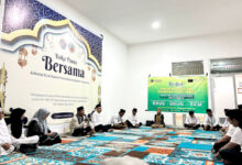 Pererat Hubungan Antar Keluarga, Ikawati BPN Muna Barat Ikut Berbuka Puasa Bersama
