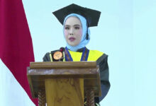 702 Mahasiswa UHO Diwisuda, Dwi Rahmahdania Jadi Lulusan Terbaik