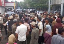 Ratusan Masyarakat Mengadu ke DPRD Sultra, Keluhkan Alsintan Diperjualbelikan oleh Kadesnya
