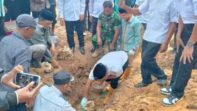 Resmikan Pembangunan Masjid di Pajala, Bupati Muna Barat Sumbang 200 Sak Semen dari Duit Pribadi