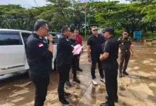 Penyidik Kejati Sultra Bawa Barang Bukti Usai Geledah Kantor Pabrik Smelter PT Huady Nikel Aloy Indonesia di Sulsel