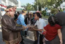 Harganas ke-33, BKKBN Sultra Gaungkan ‘Ayah Wajib Hadir’ dan Salurkan Bantuan Cegah Stunting