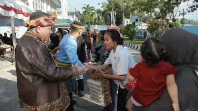 Harganas ke-33, BKKBN Sultra Gaungkan ‘Ayah Wajib Hadir’ dan Salurkan Bantuan Cegah Stunting
