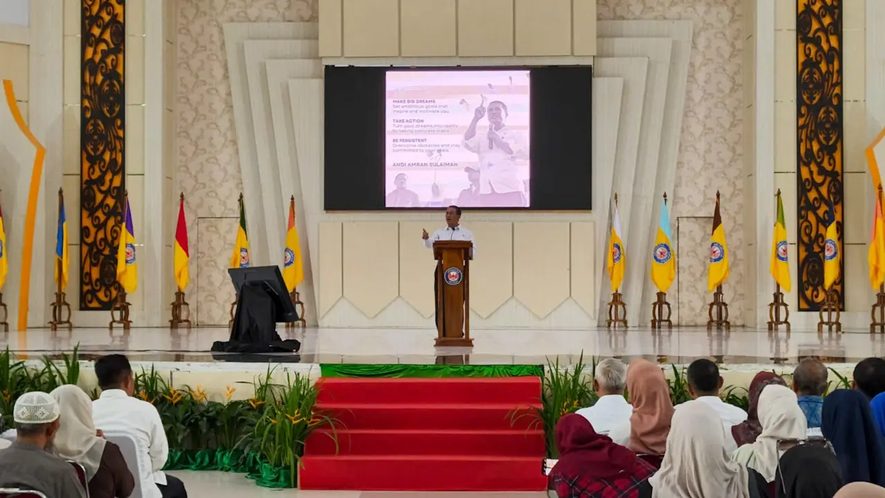 Kuliah Umum di UHO, Mentan Amran Dorong Kampus Jadi Motor Inovasi Pertanian