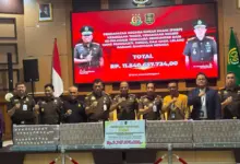 Kejati Sultra Serahkan Rp8,9 Miliar Uang Hasil Sitaan Kasus Tambang PT AMIN