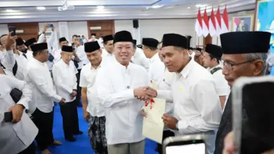 Serahkan 243 Sertifikat Tanah Wakaf di Jawa Tengah, Nusron Wahid: Bagian dari Program Prioritas Nasional Selesaikan Kepastian Hukum Aset Umat